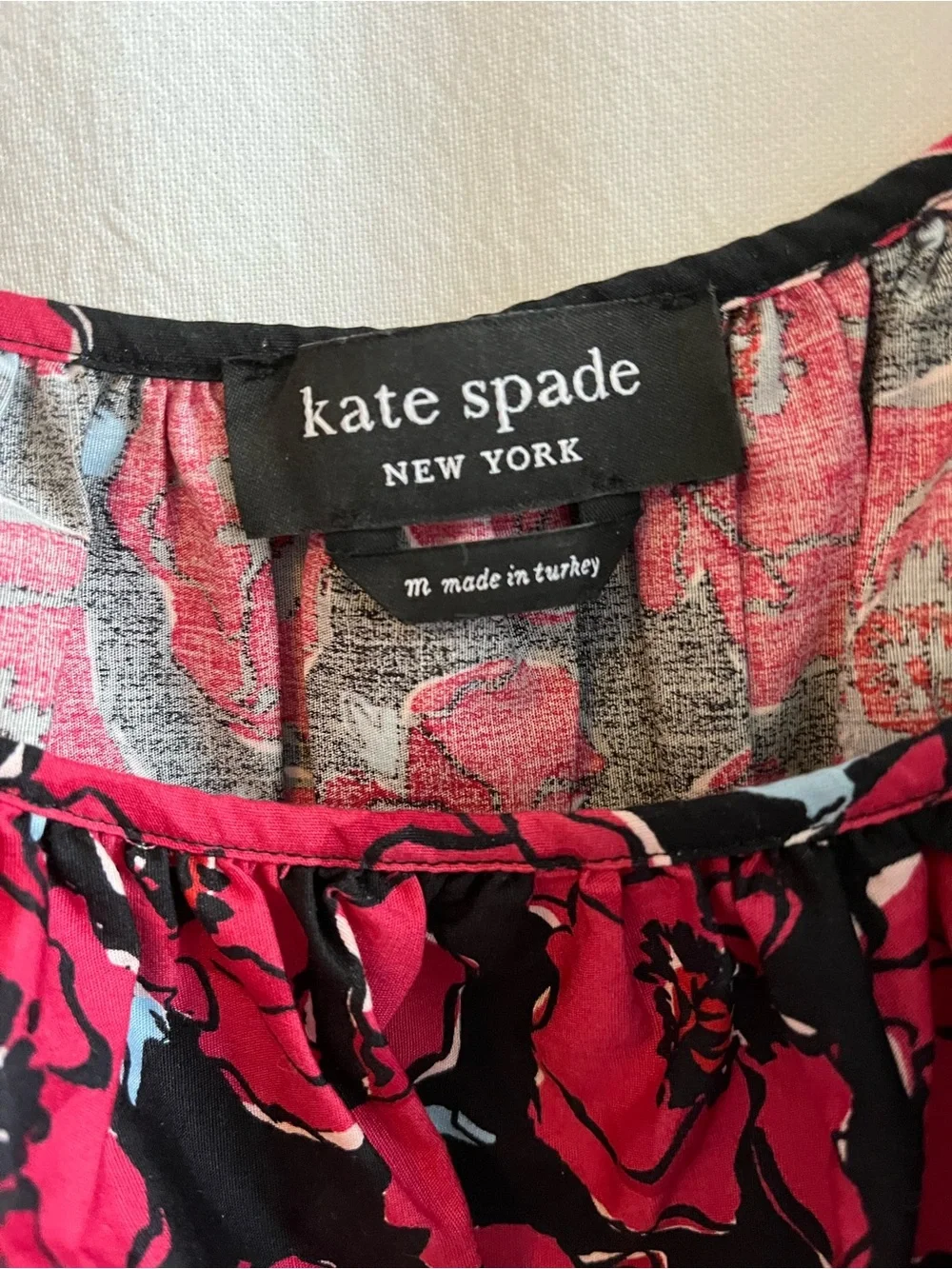 🌺🖤 **Kate Spade Poppy Toss Midi Dress – Bold, Feminine & Show-Stopping** 🖤🌺